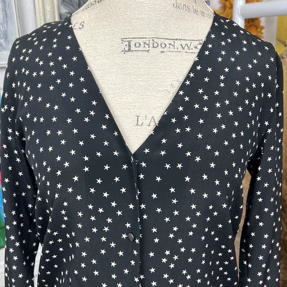 Madewell Silk Star Scatter Tie-Sleeve Black Shirt White Stars 2/3 sleeve Sz. XS - Picture 3 of 16